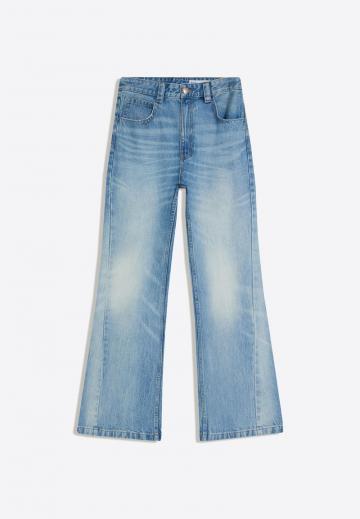 Клешеные джинсы