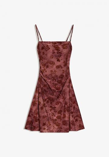 Короткое платье