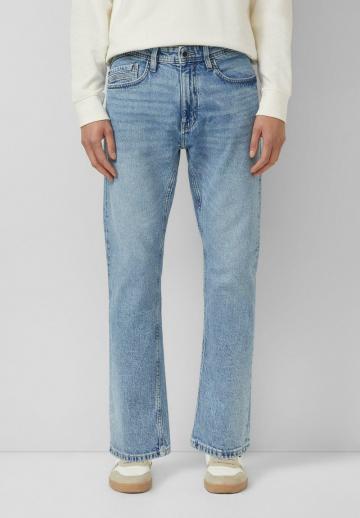 Прямые джинсы