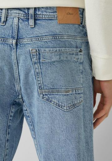 Прямые джинсы