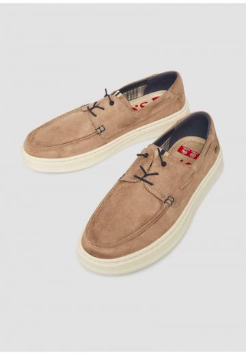 Ботинки на шнуровке