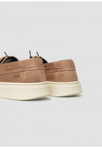 Ботинки на шнуровке