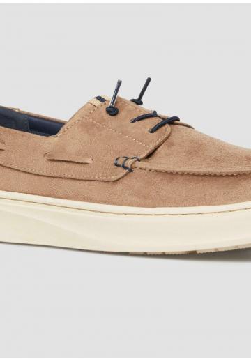 Ботинки на шнуровке