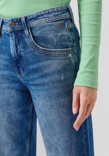 Короткие джинсы