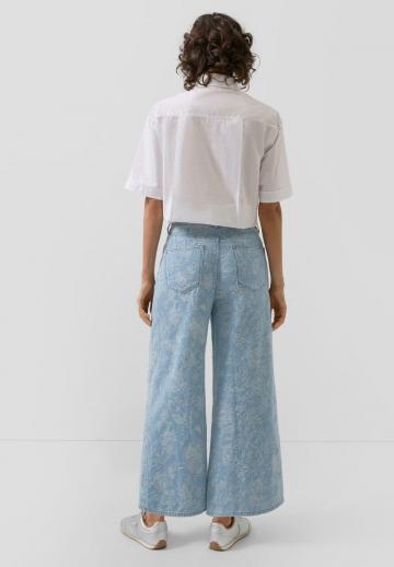 Клешеные джинсы