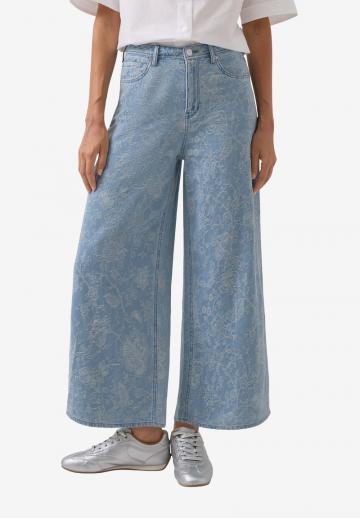 Клешеные джинсы