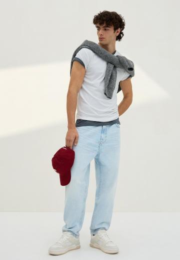 Прямые джинсы