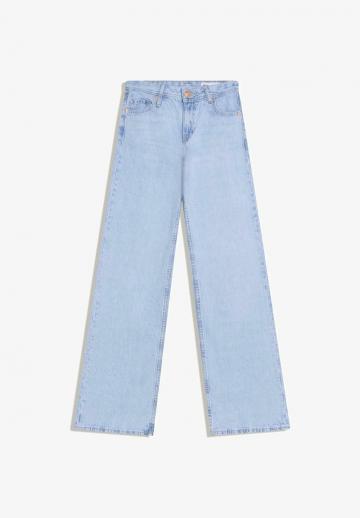 Прямые джинсы