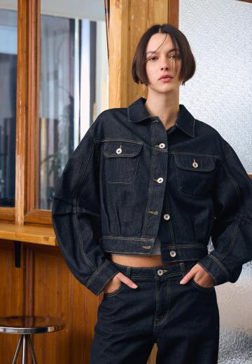 Куртка с накладнымит карманами