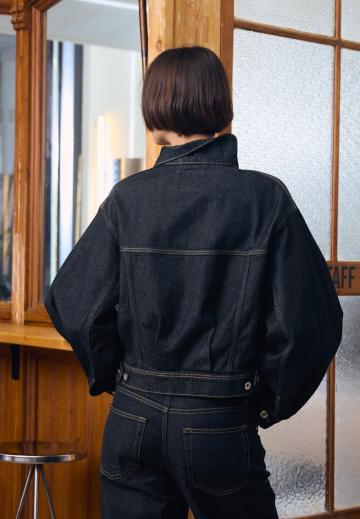 Куртка с накладнымит карманами