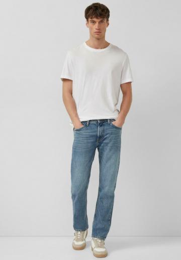 Прямые джинсы