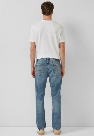 Прямые джинсы