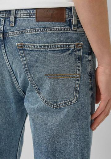 Прямые джинсы