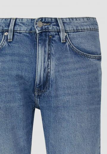 Прямые джинсы