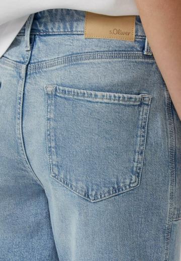 Прямые джинсы