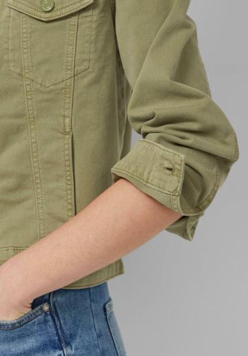 Куртка с накладнымит карманами