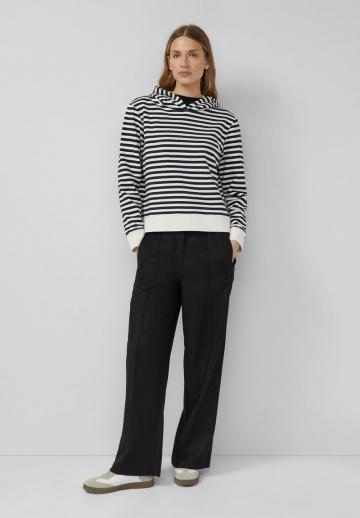 Пуловер с капюшоном