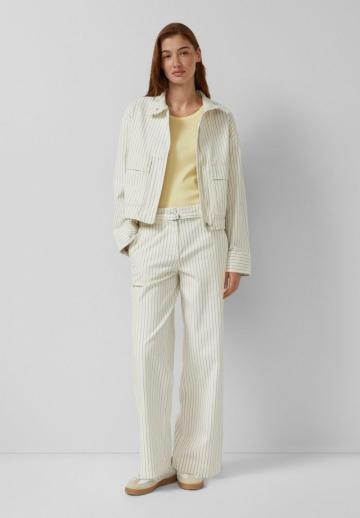 Куртка с накладнымит карманами