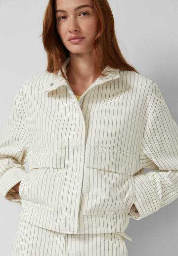 Куртка с накладнымит карманами