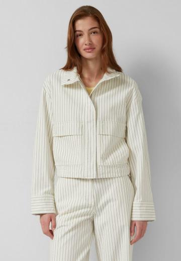 Куртка с накладнымит карманами