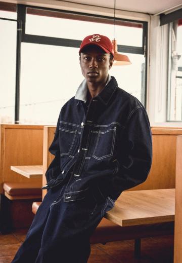 Джинсовая куртка