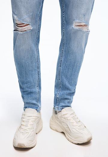 Узкие джинсы