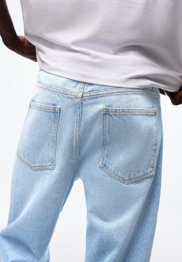 Прямые джинсы