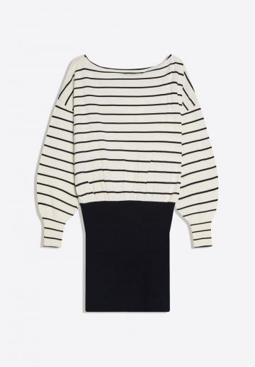 Вязаное платье