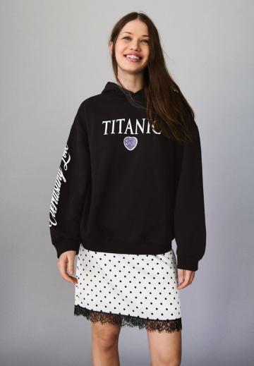 Пуловер с капюшоном