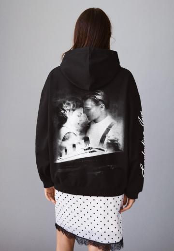 Пуловер с капюшоном