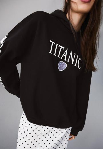 Пуловер с капюшоном