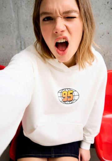 Пуловер с капюшоном