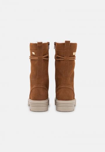 Сапоги на шнуровке