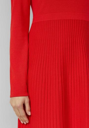 Вязаное платье