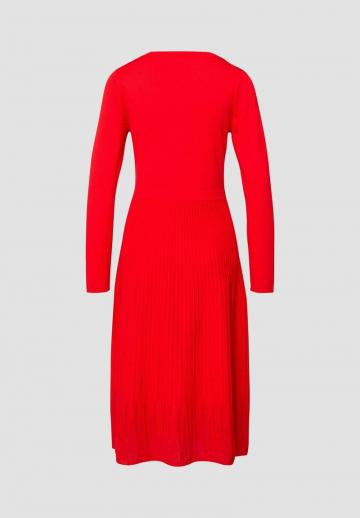 Вязаное платье