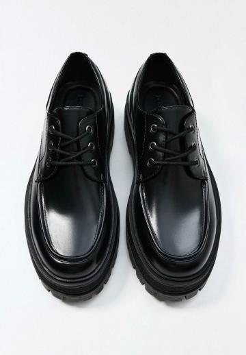 Ботинки на шнуровке