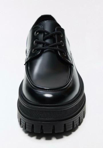 Ботинки на шнуровке