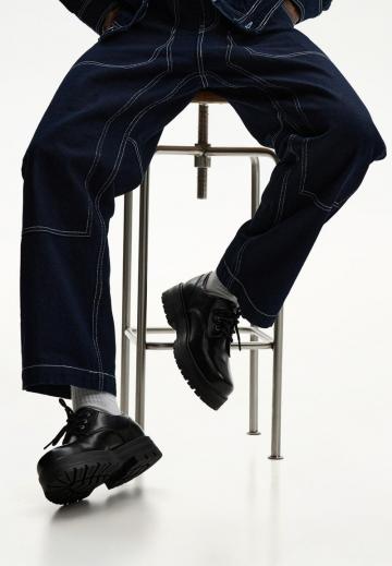 Ботинки на шнуровке