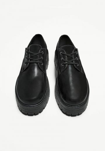 Ботинки на шнуровке