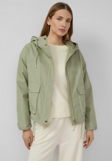 Куртка с накладнымит карманами