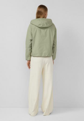 Куртка с накладнымит карманами