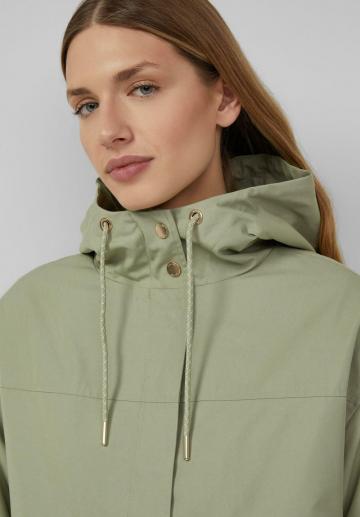 Куртка с накладнымит карманами