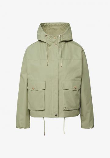 Куртка с накладнымит карманами