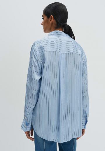 Атласная блузка