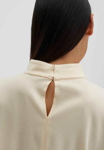 Атласная блузка