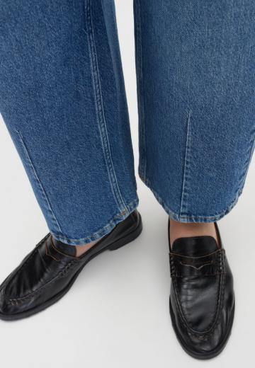 Прямые джинсы