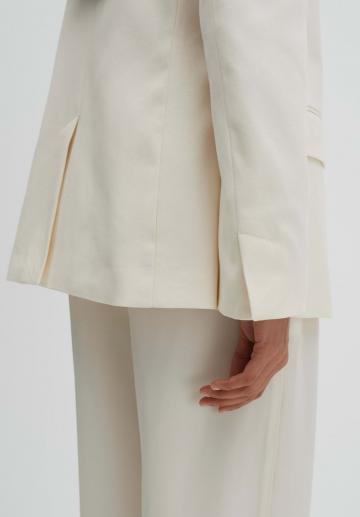 Короткое пальто