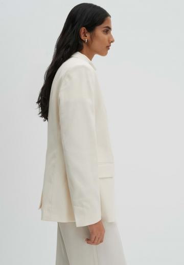 Короткое пальто