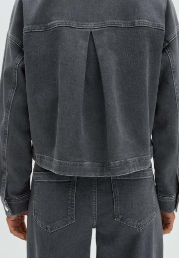 Джинсовая куртка