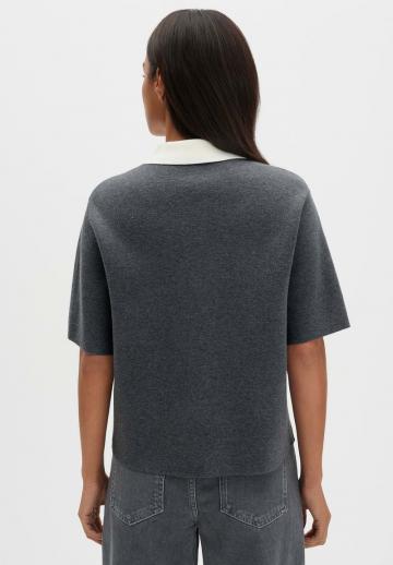 Пуловер с воротником поло